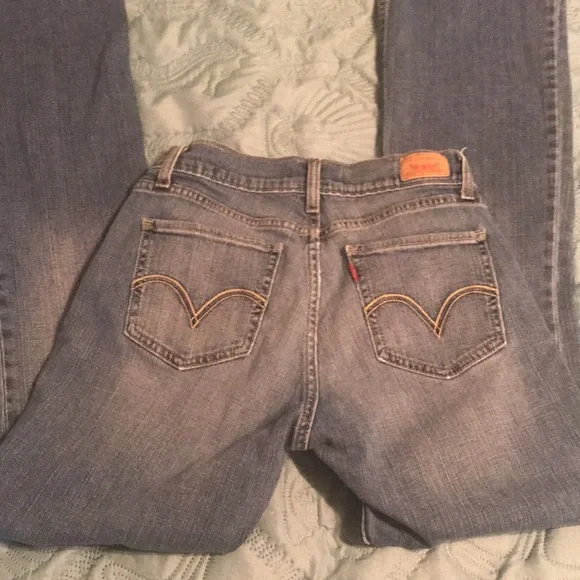 ❤️(7)Ladies Levi’s 528 Curvey cut jeans in wonderful condition. Size 5 medium - Picture 5 of 11